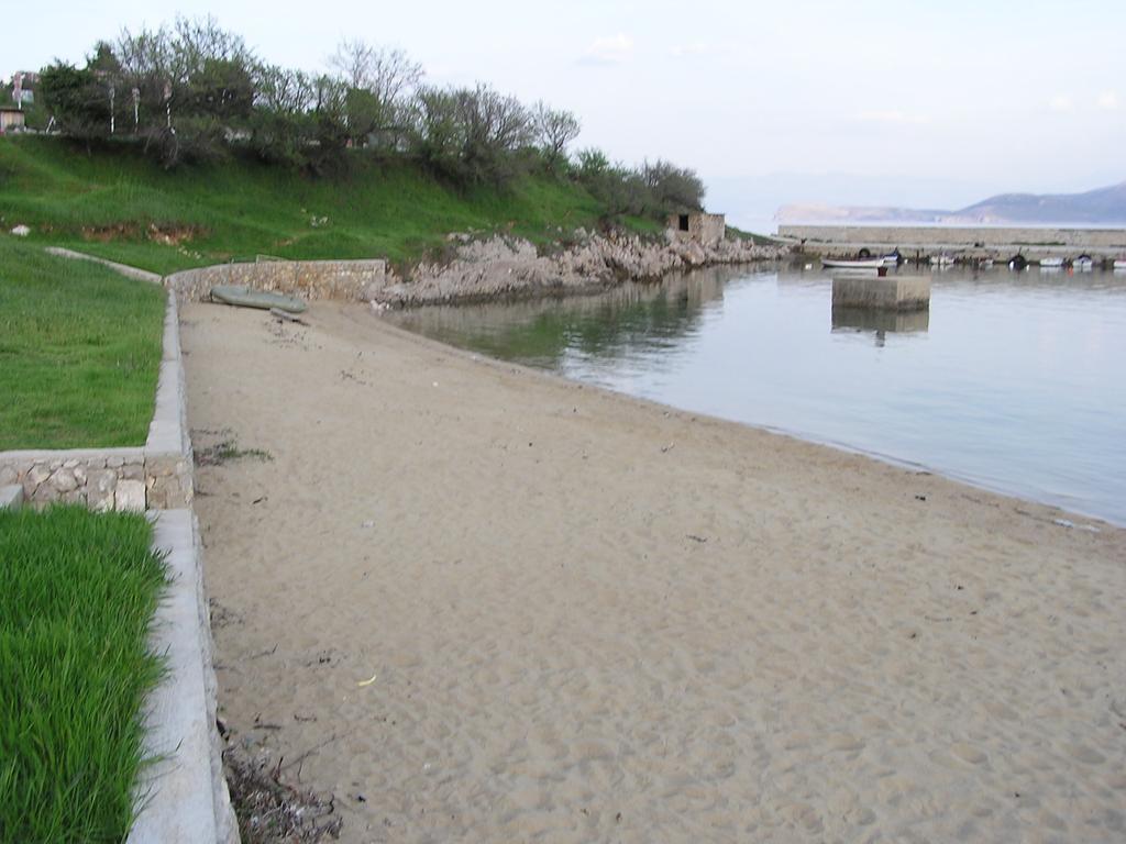 Apartment Adrijana Vrbnik Buitenkant foto