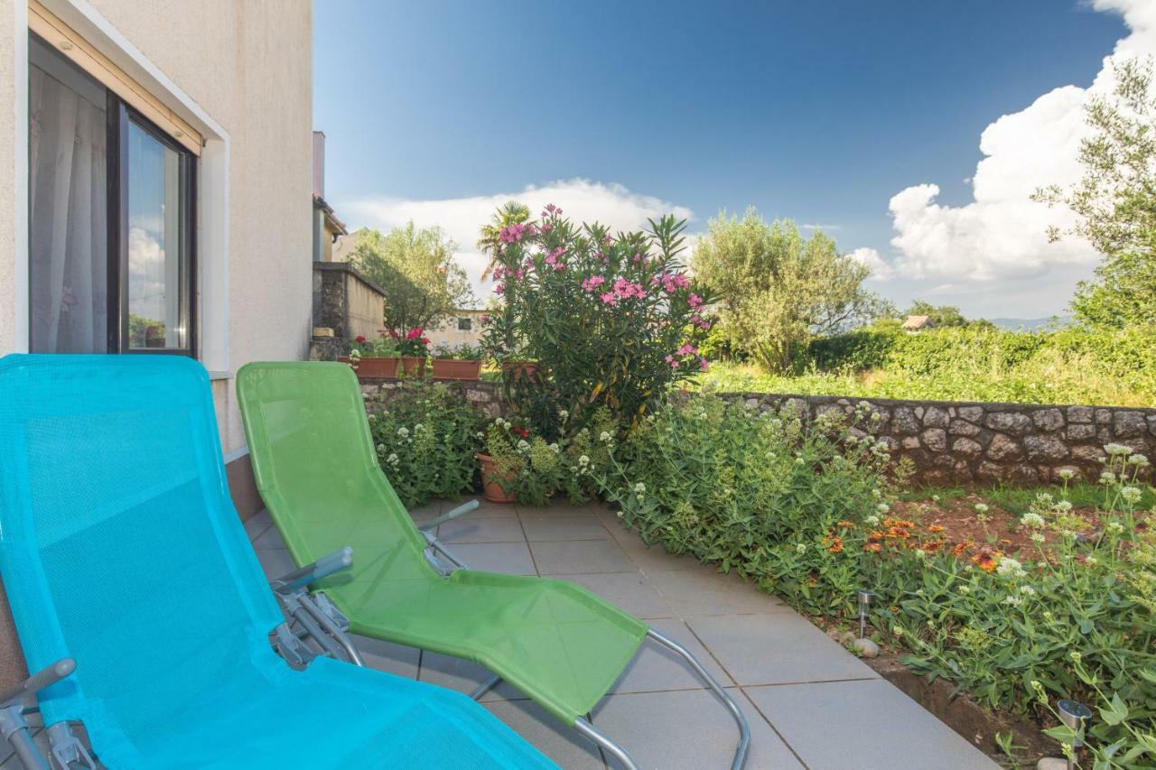 Apartment Adrijana Vrbnik Buitenkant foto