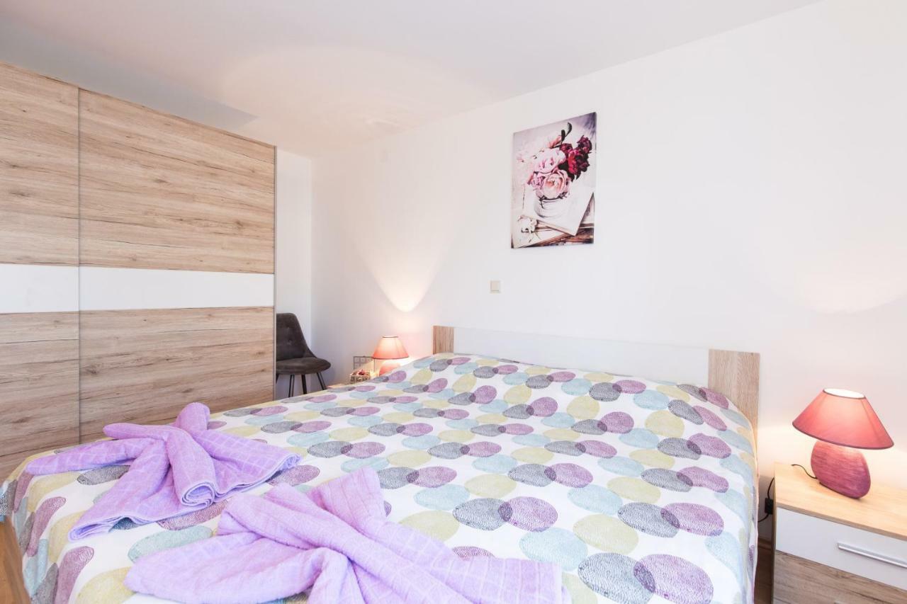 Apartment Adrijana Vrbnik Buitenkant foto