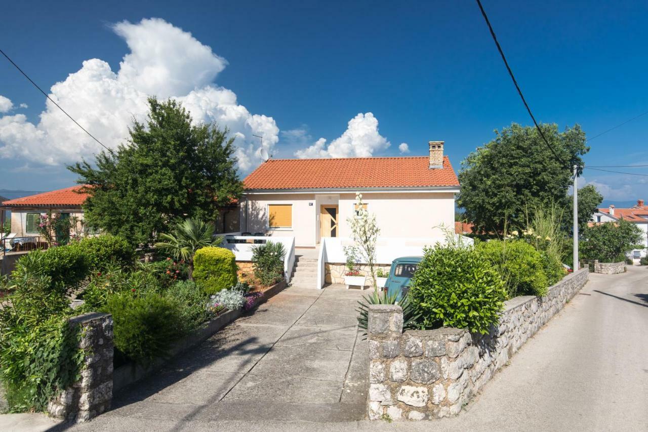 Apartment Adrijana Vrbnik Buitenkant foto